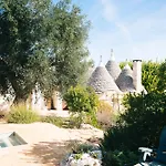 Trullo Santangelo Bed & Breakfast 4*