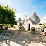 Bed & Breakfast Trullo Santangelo 4*