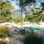 Bed & Breakfast Trullo Santangelo 4*