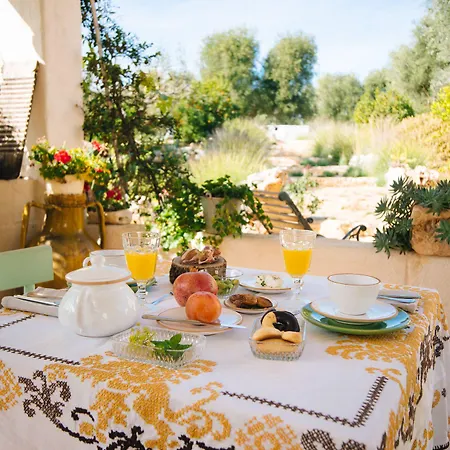 Trullo Santangelo Bed & Breakfast 4*