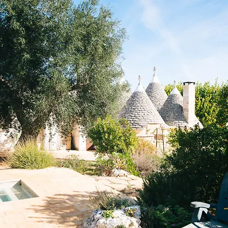 Trullo Santangelo Bed & Breakfast 4*