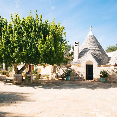 Trullo Santangelo Bed & Breakfast 4*