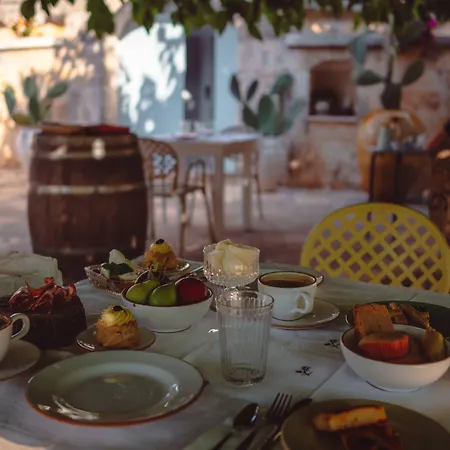 Trullo Santangelo Bed & Breakfast 4*