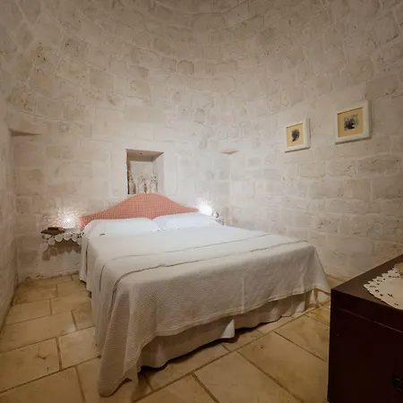 Trullo Santangelo 4* سيغلي ميسابيكا