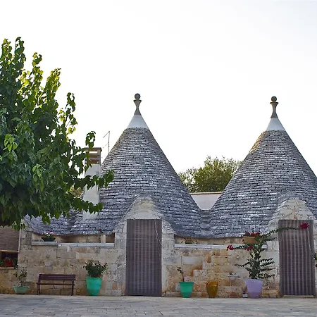 Trullo Santangelo 4* سيغلي ميسابيكا