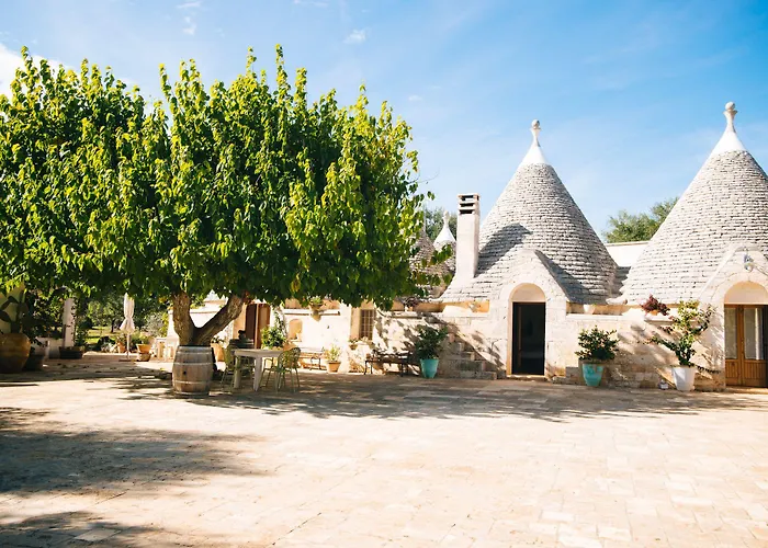 Trullo Santangelo לינה וארוחת בוקר 4*