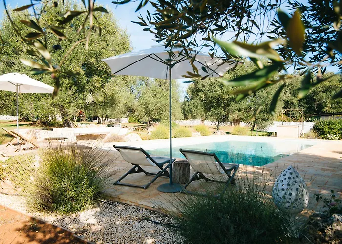 לינה וארוחת בוקר Trullo Santangelo 4*